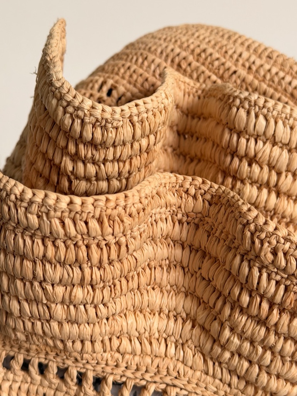 LOEWE x Paula's Ibiza Balloon Ruffled Raffia Shoulder Bag - Picture 8 of 14